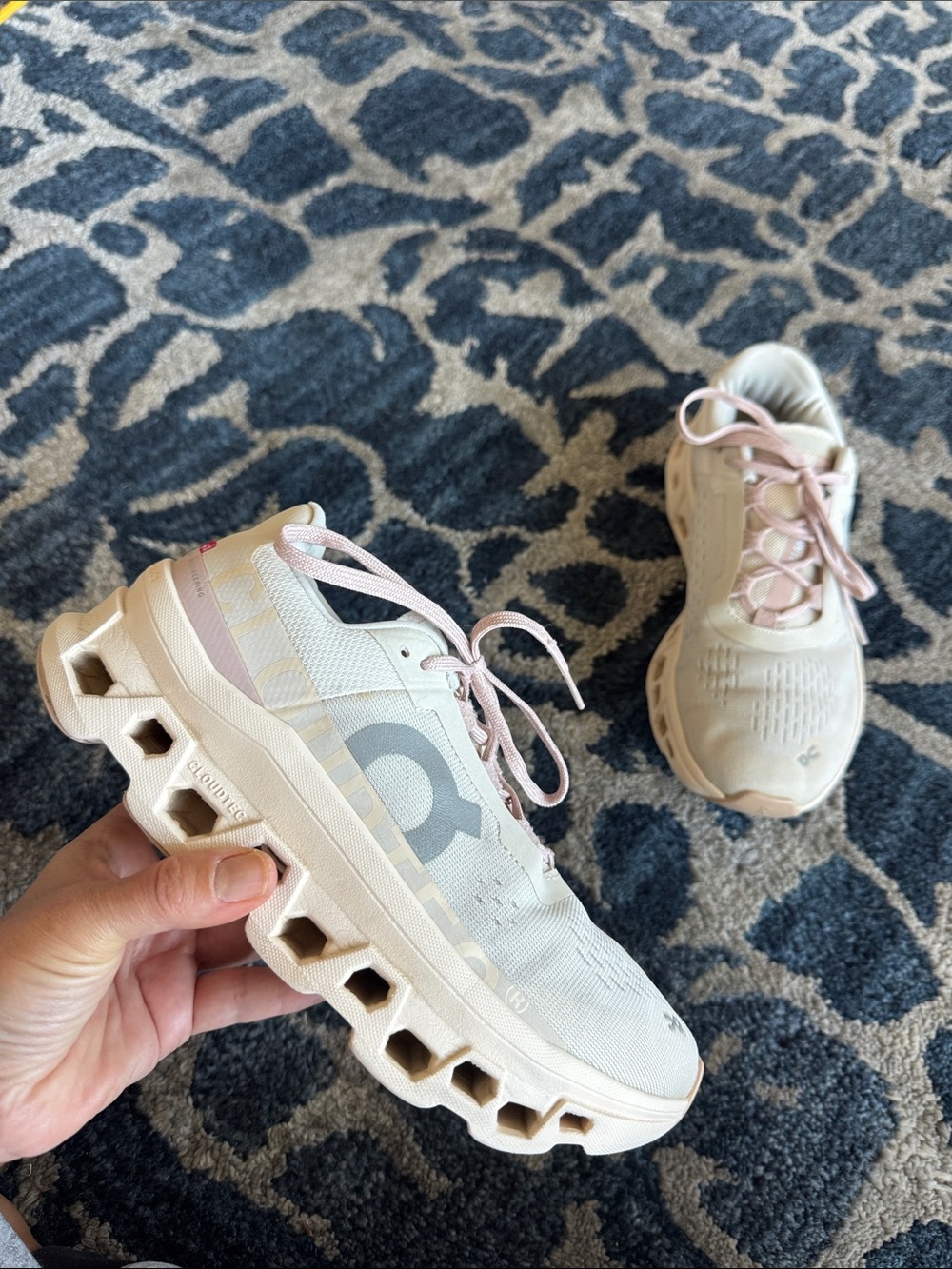 On Running Women's Cloudmonster Sneakers/Athletic Shoes Sz 7 Pink